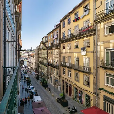 Merc Sao Joao Com Varanda, Rua Do Apartment